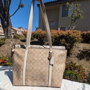 Coach May Tote In Signature Canvas With Dandelion Floral Print Bag